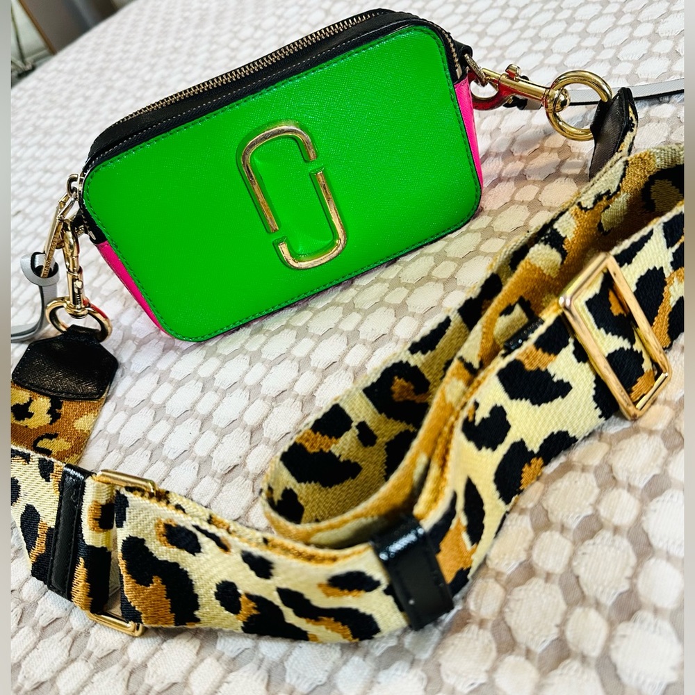 Marc Jacob’s Snapshot crossbody bag green & pink with a leopard strap